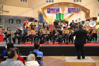 DELEITA CENTENARIA BANDA DE M&Uacute;SICA MUNICIPAL A NEOLAREDENSES CON CONCIERTO NAVIDE&Ntilde;O