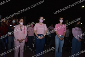 Inician semana rosa con encendido del Monumento a los Fundadores de Nuevo Laredo