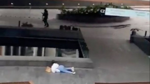 Mujer protege con su cuerpo a un menor de la balacera en Zapopan, Jalisco