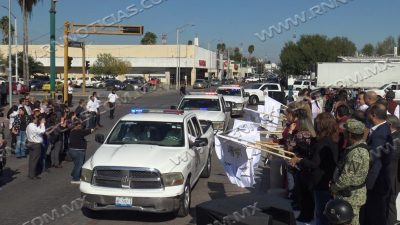 Dan banderazo a Programa de Navidad Blanca en Nuevo Laredo