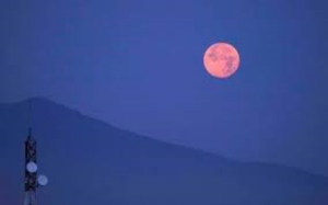 Te decimos cu&aacute;ndo y a qu&eacute; hora ver la Luna rosa llena de abril