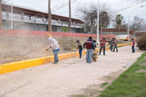 BRINDAN MANTENIMIENTO AL PARQUE MORELOS CON MEGA CUADRILLA