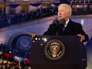 Biden propone nuevas restricciones para asilo de migrantes en frontera con M&eacute;xico