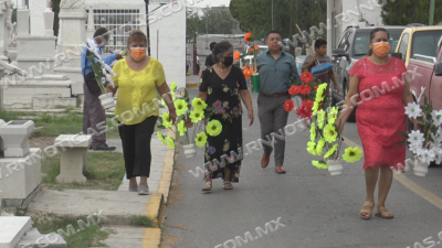 Registran  panteones buena afluencia de visitantes por D&iacute;a de las Madres